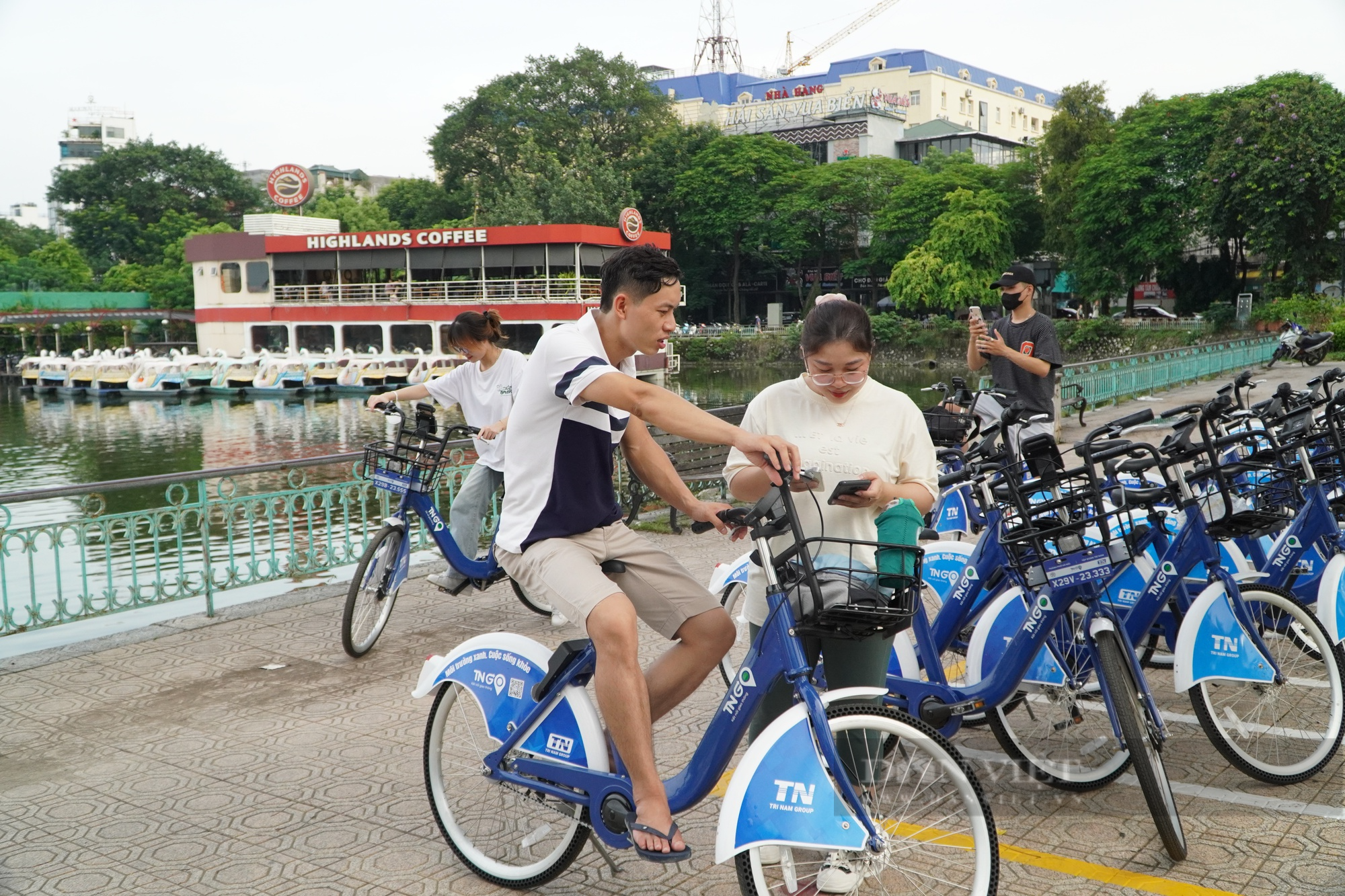 Trải nghiệm dịch vụ xe đạp công cộng, thú vui mới của người Hà Nội - Ảnh 3.