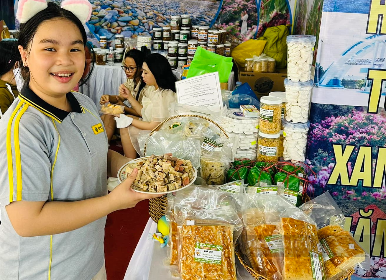 Những &quot;kỳ hoa dị thảo&quot; và sản phẩm OCOP khắp nơi hội tụ về phố biển Bình Thuận   - Ảnh 1.