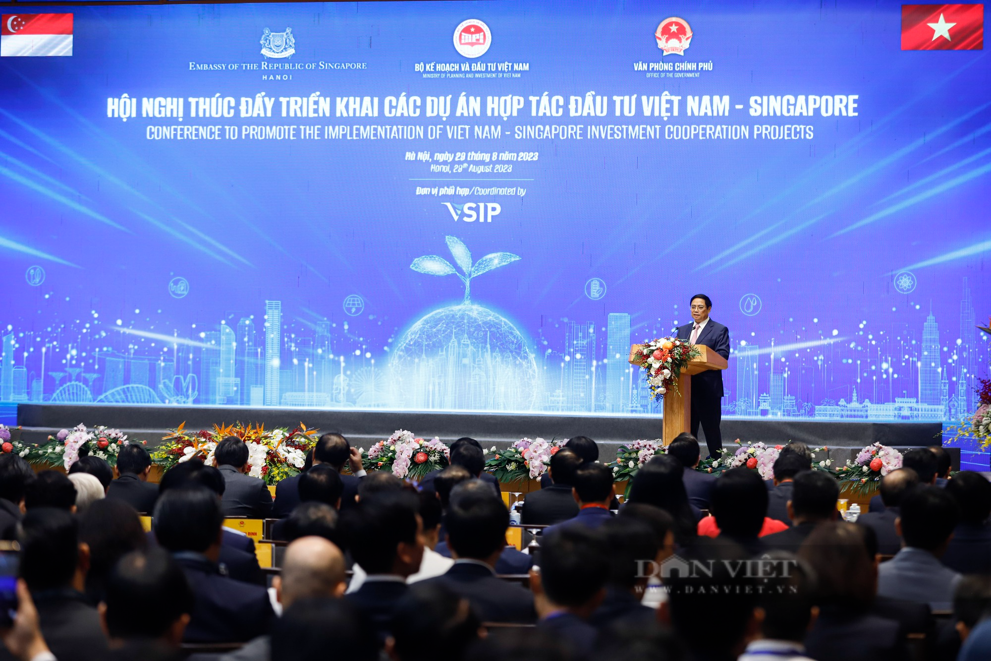 Thủ tướng Phạm Minh Chính và Thủ tướng Lý Hiển Long dự hội nghị thúc đẩy các dự án hợp tác Việt Nam-Singapore - Ảnh 1.