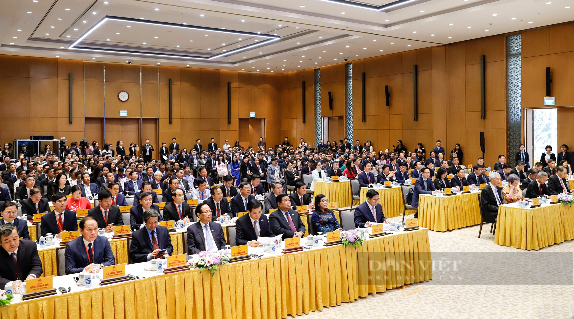 Thủ tướng Phạm Minh Chính và Thủ tướng Lý Hiển Long dự hội nghị thúc đẩy các dự án hợp tác Việt Nam-Singapore - Ảnh 3.