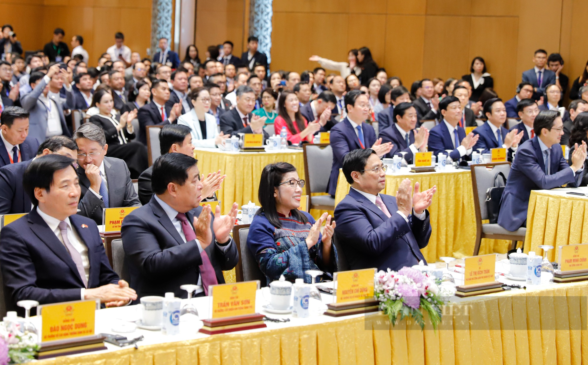 Thủ tướng Phạm Minh Chính và Thủ tướng Lý Hiển Long dự hội nghị thúc đẩy các dự án hợp tác Việt Nam-Singapore - Ảnh 7.