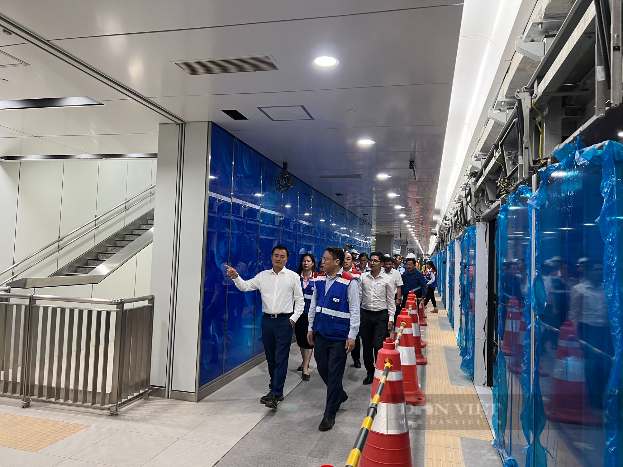 Chiêm ngưỡng đoàn tàu Metro Bến Thành - Suối Tiên chạy thử nghiệm toàn tuyến - Ảnh 2.