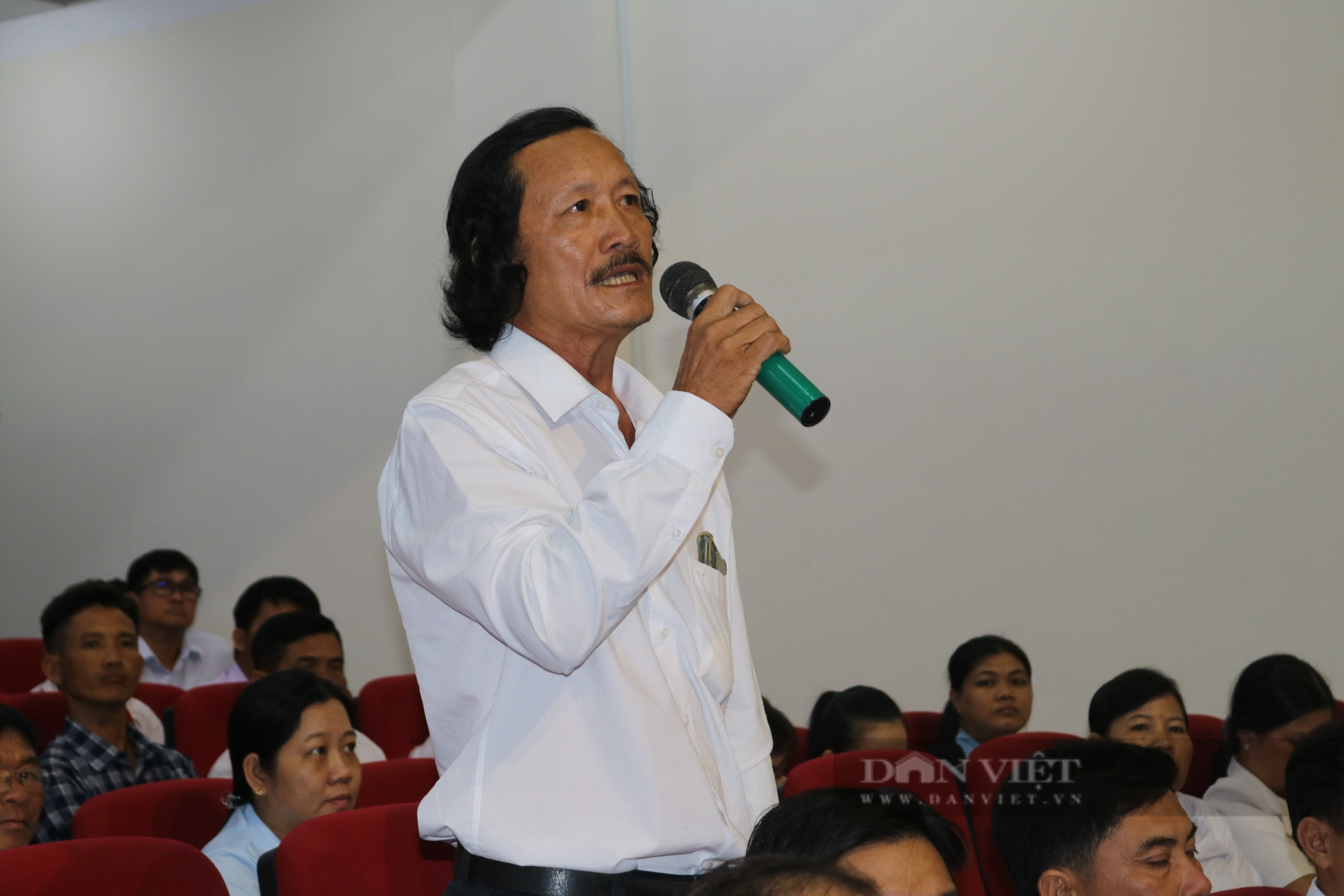 Chủ tịch UBND tỉnh Bạc Liêu Phạm Văn Thiều đối thoại với nông dân - Ảnh 4.