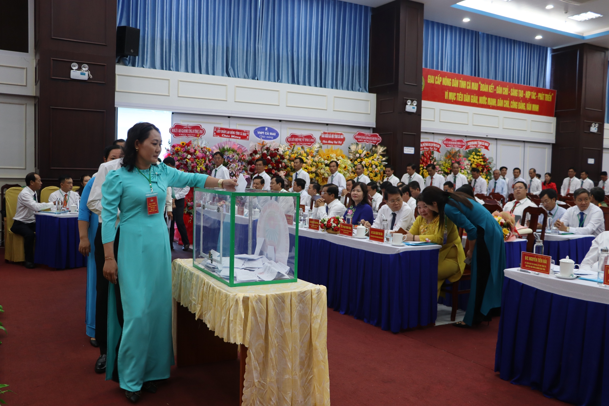 Bí thư Tỉnh ủy Cà Mau và Phó Chủ tịch BCH TƯ Hội NDVN dự, chỉ đạo Đại hội đại biểu Hội Nông dân tỉnh - Ảnh 11.
