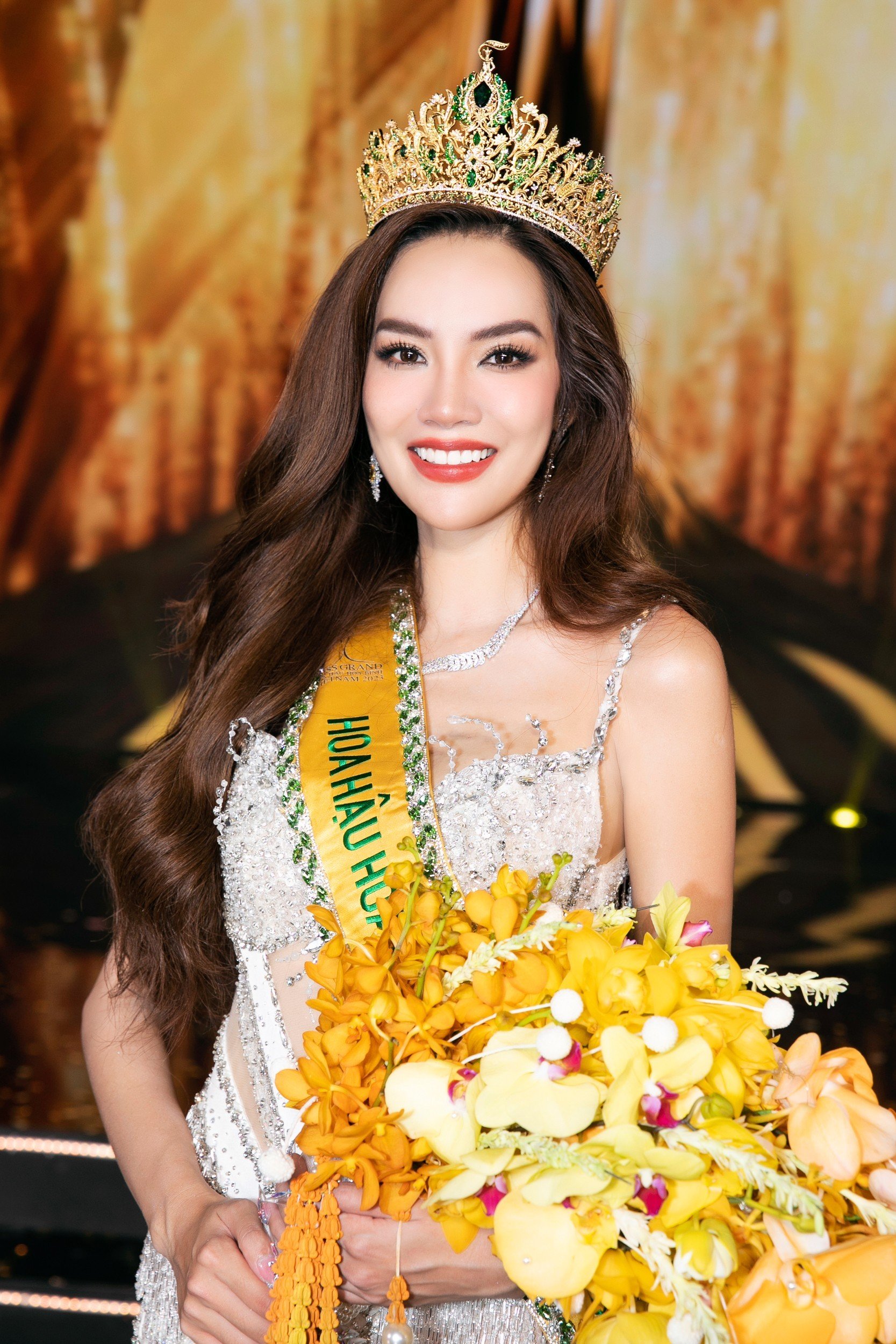 BTC Miss Grand Vietnam nói gì khi Hoa hậu Lê Hoàng Phương bị chê &quot;lớn tuổi&quot; khó thắng ở Miss Grand International 2023? - Ảnh 1.