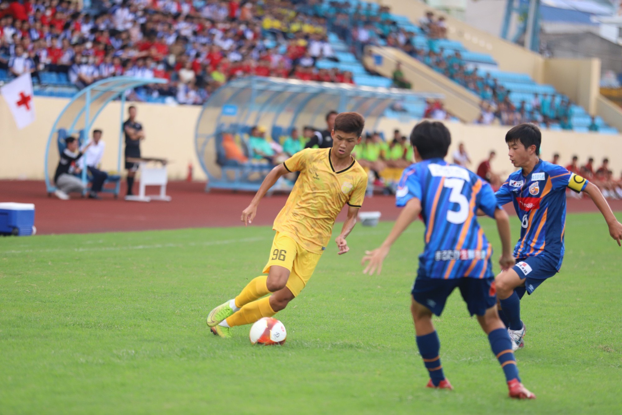 Giao hữu bóng đá U15 Nam Định và U15 Vvaren Nagasaki  - Ảnh 2.