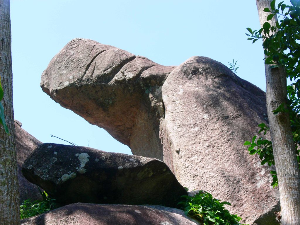 Vùng núi nổi tiếng ở An Giang chồng chất hòn đá, tảng đá hình thù kỳ dị, nhiều người leo lên xem - Ảnh 14.