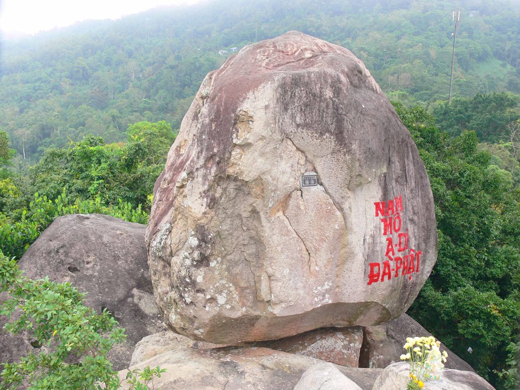 Vùng núi nổi tiếng ở An Giang chồng chất hòn đá, tảng đá hình thù kỳ dị, nhiều người leo lên xem - Ảnh 24.