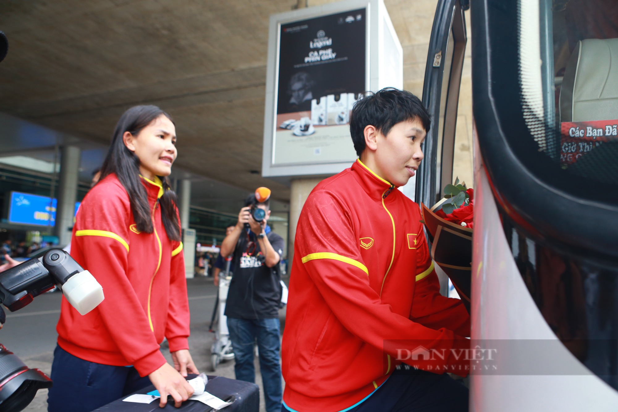 Thủ môn Kim Thanh cùng đồng đội rạng rỡ trở về sau World Cup nữ 2023 - Ảnh 10.