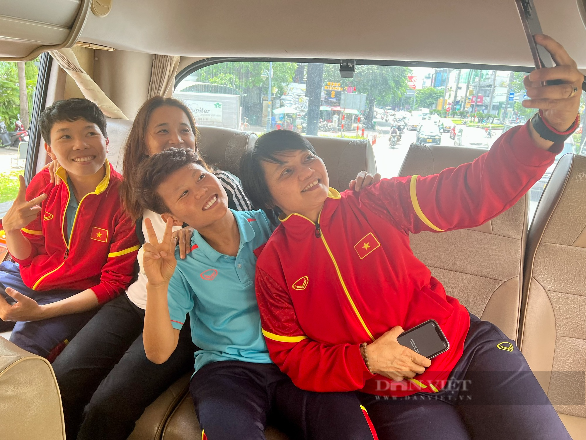 Thủ môn Kim Thanh cùng đồng đội rạng rỡ trở về sau World Cup nữ 2023 - Ảnh 14.