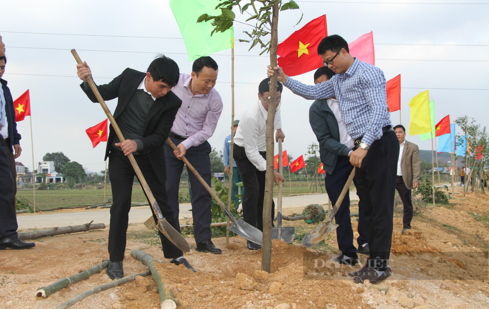 Chủ tịch tỉnh Nghệ An sẽ gặp mặt, đối thoại lắng nghe tâm tư, nguyện vọng của nông dân trên địa bàn - Ảnh 2.