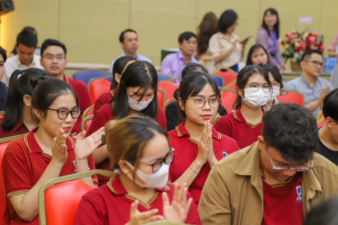 Giáo sư toán học: &quot;Thi trắc nghiệm bóp chết môn toán, ai chửi tôi chịu&quot; - Ảnh 1.