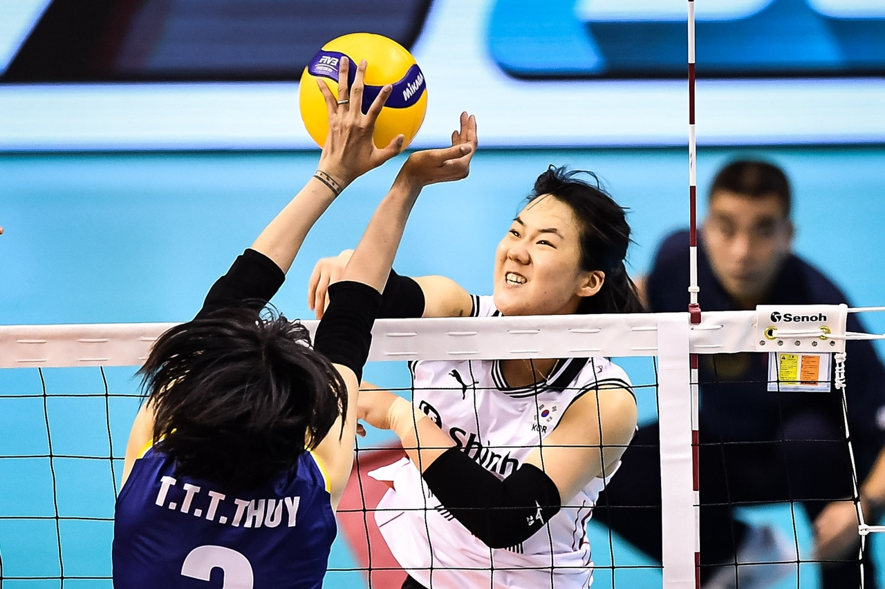 Hình ảnh bóng chuyền nữ Việt Nam thắng sốc Hàn Quốc ở giải bóng chuyền nữ châu Á - Ảnh 3.