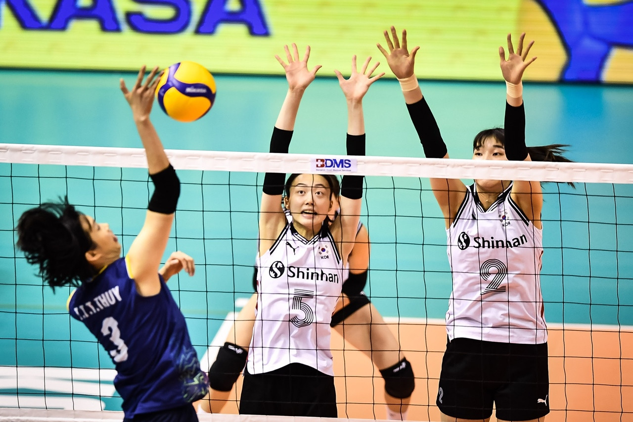 Hình ảnh bóng chuyền nữ Việt Nam thắng sốc Hàn Quốc ở giải bóng chuyền nữ châu Á - Ảnh 7.