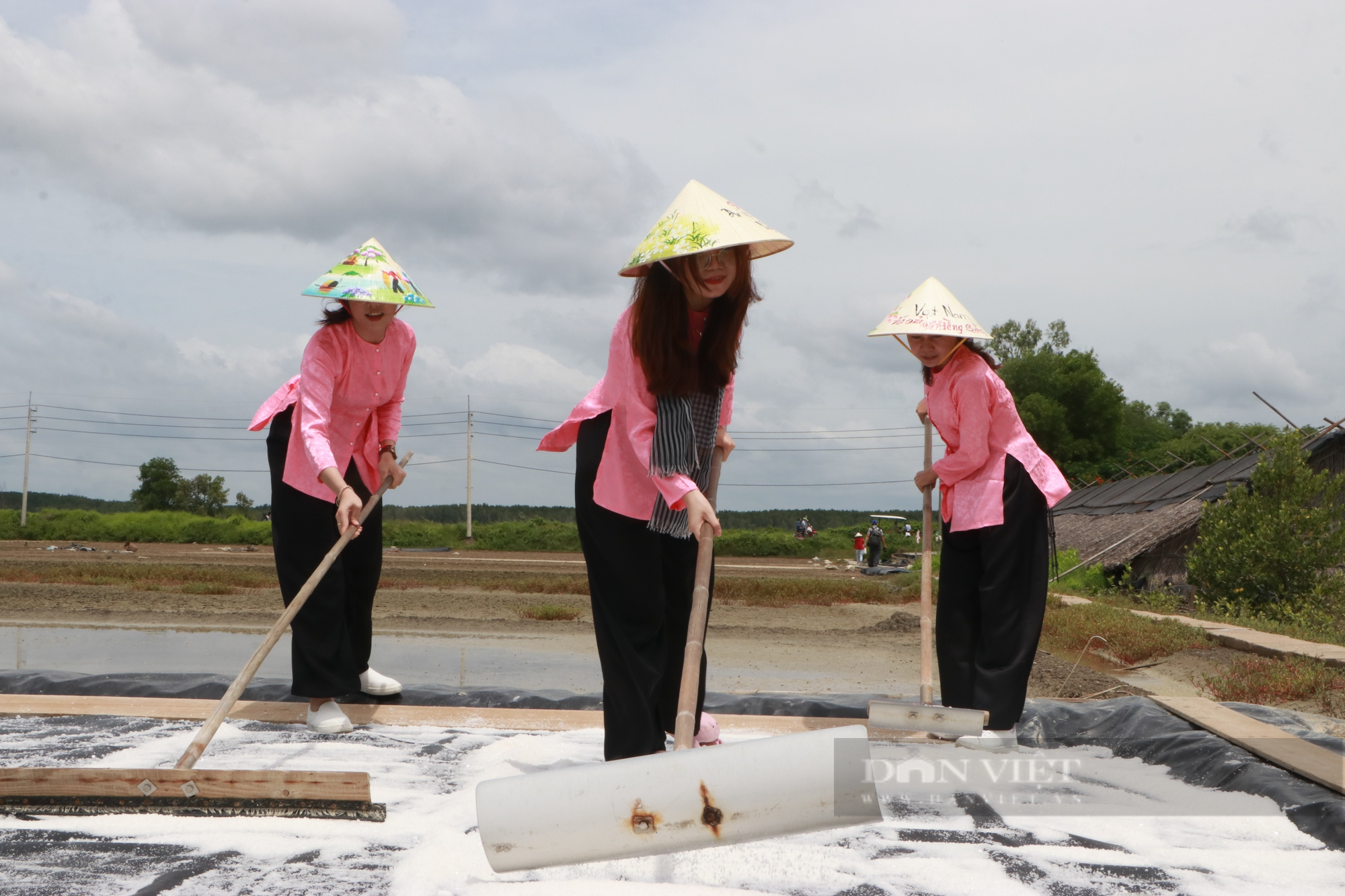 Lễ 2/9 đi đâu chơi gần Sài Gòn? 3 địa điểm chỉ mất 2 tiếng đồng hồ, lại nhiều hải sản ngon - Ảnh 4.