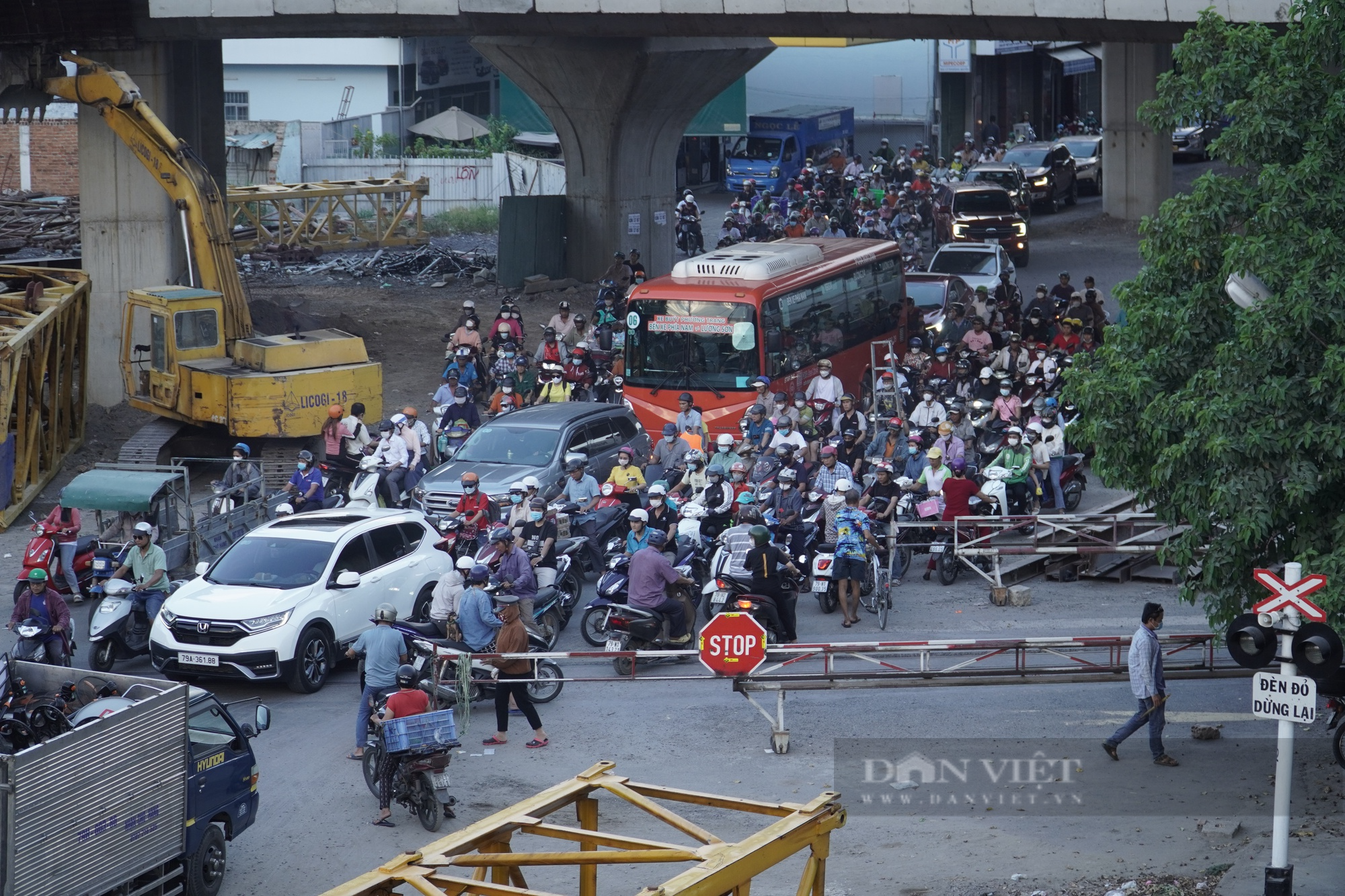 Cận cảnh nút giao thông Ngọc Hội Nha Trang trước ngày thông xe - Ảnh 1.