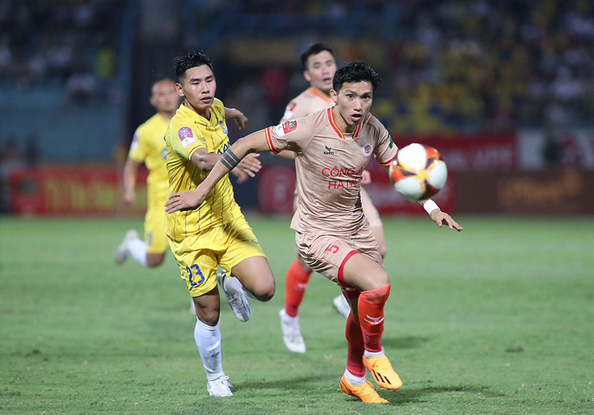 Top 5 bản hợp đồng đình đám nhất V.League 2023: Tất cả thuộc về CLB CAHN - Ảnh 1.