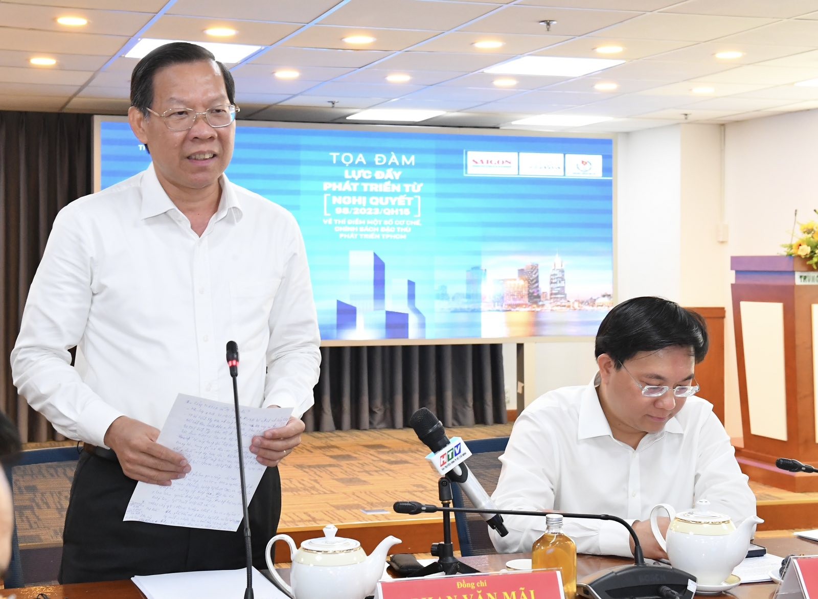 Chủ tịch TP.HCM Phan Văn Mãi: Nghị quyết 98 tạo nền tảng cho TP.HCM phát triển bứt tốc - Ảnh 1.