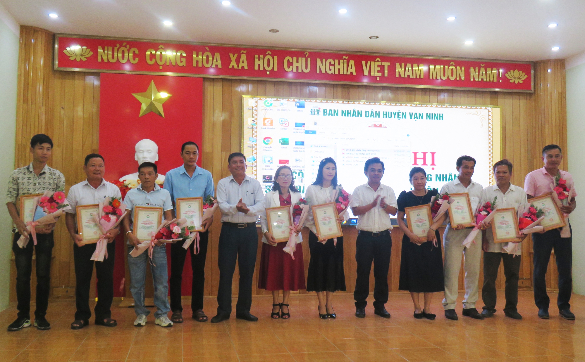 Vạn Ninh: Công nhận 14 sản phẩm công nghiệp nông thôn tiêu biểu năm 2023  - Ảnh 1.