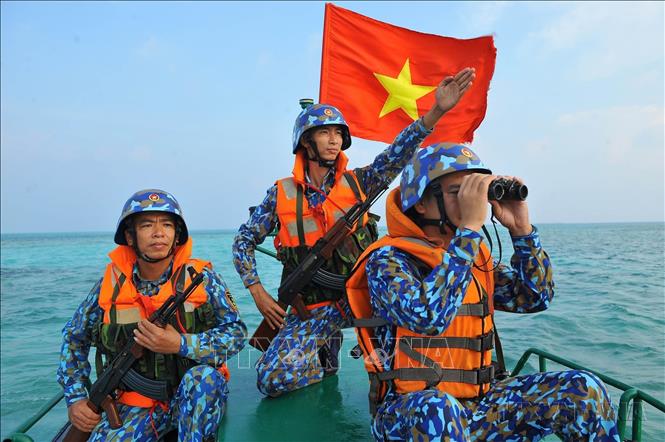 Hình ảnh hào hùng về Hải quân nhân dân Việt Nam - Ảnh 3.