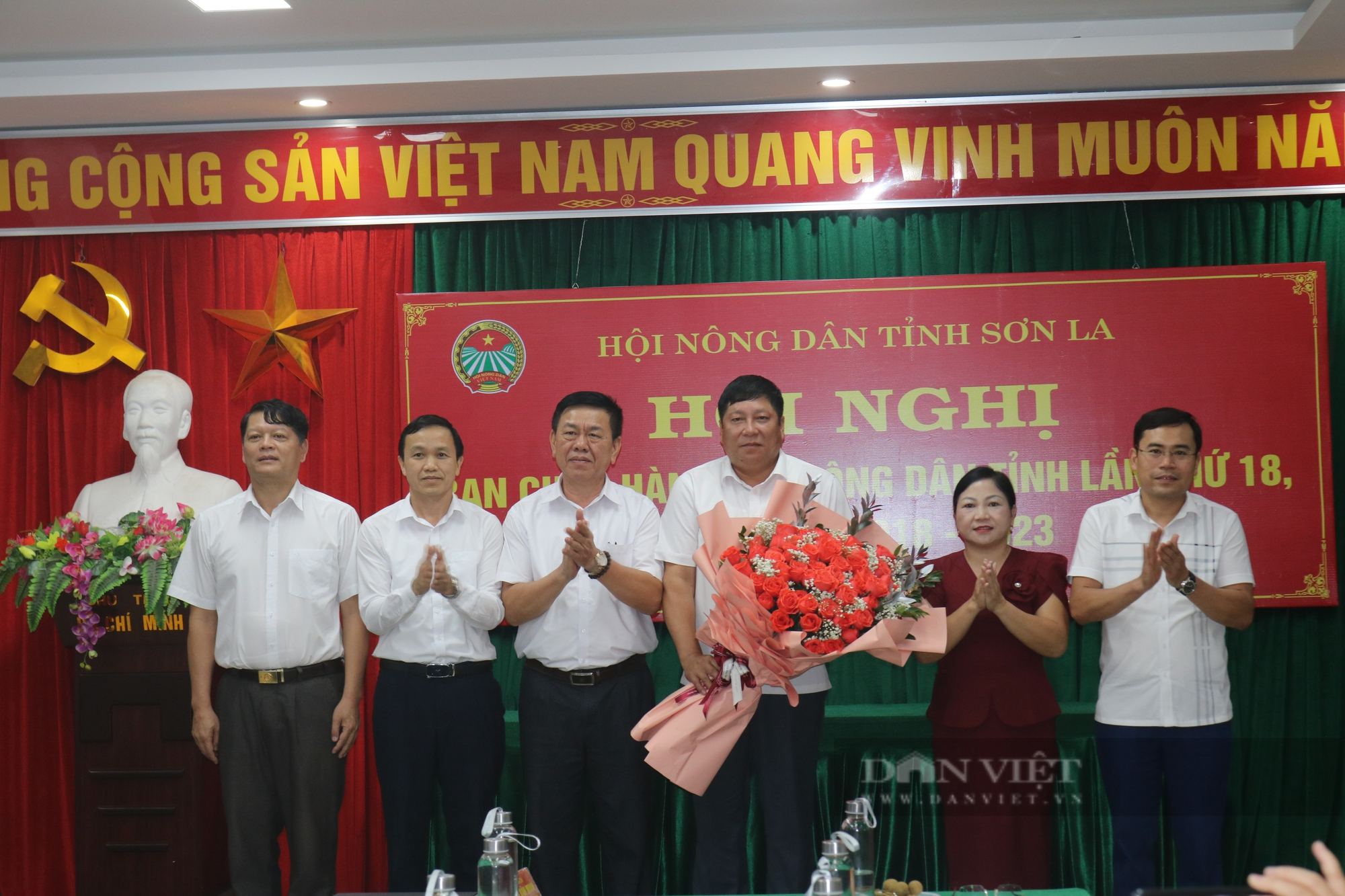 Chánh Văn phòng UBND tỉnh Sơn La được bầu giữ chức Chủ tịch Hội Nông dân tỉnh  - Ảnh 4.