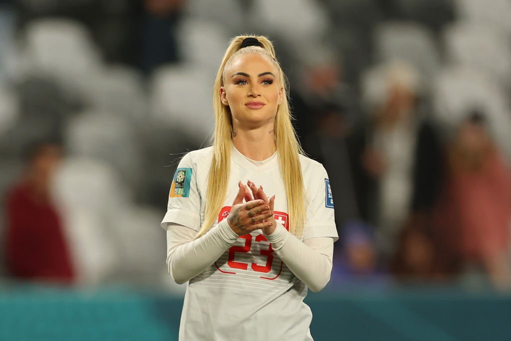 Top 10 nữ cầu thủ dự World Cup 2023 kiếm tiền nhiều nhất trên Intagram - Ảnh 1.