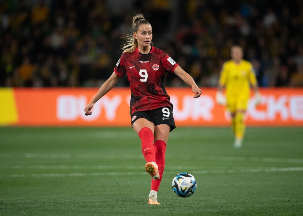 Top 10 nữ cầu thủ dự World Cup 2023 kiếm tiền nhiều nhất trên Intagram - Ảnh 3.