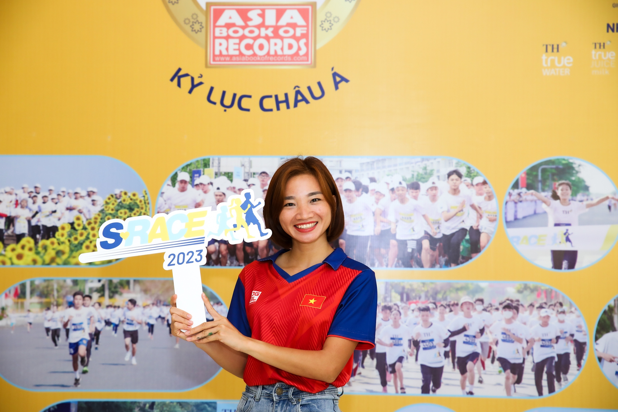 VĐV điền kinh Nguyễn Thị Oanh tham dự giải chạy dành cho học sinh, sinh viên - Ảnh 3.