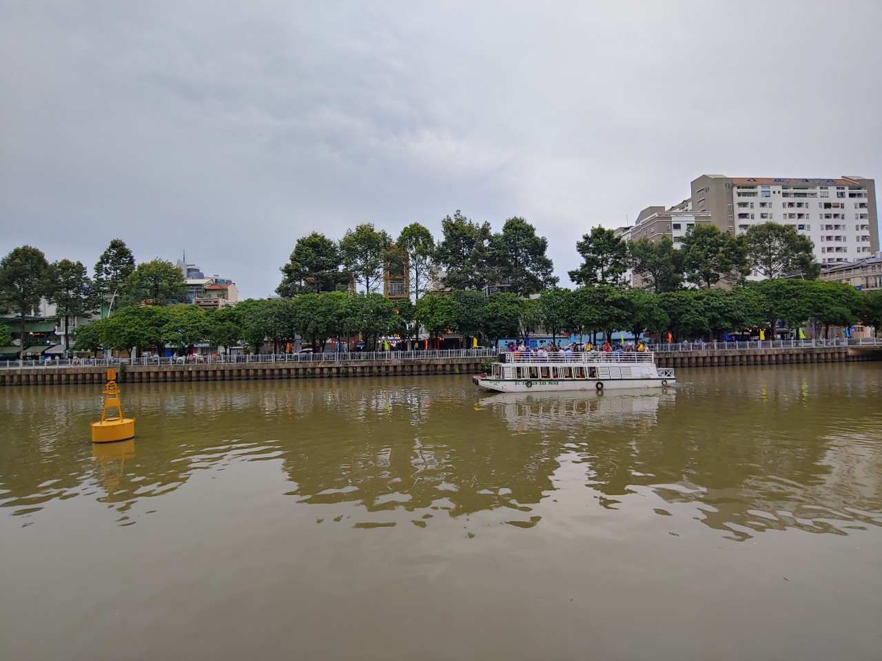 Đặc sản các vùng miền quy tụ tại kênh Nhiêu Lộc - Thị Nghè - Ảnh 6.
