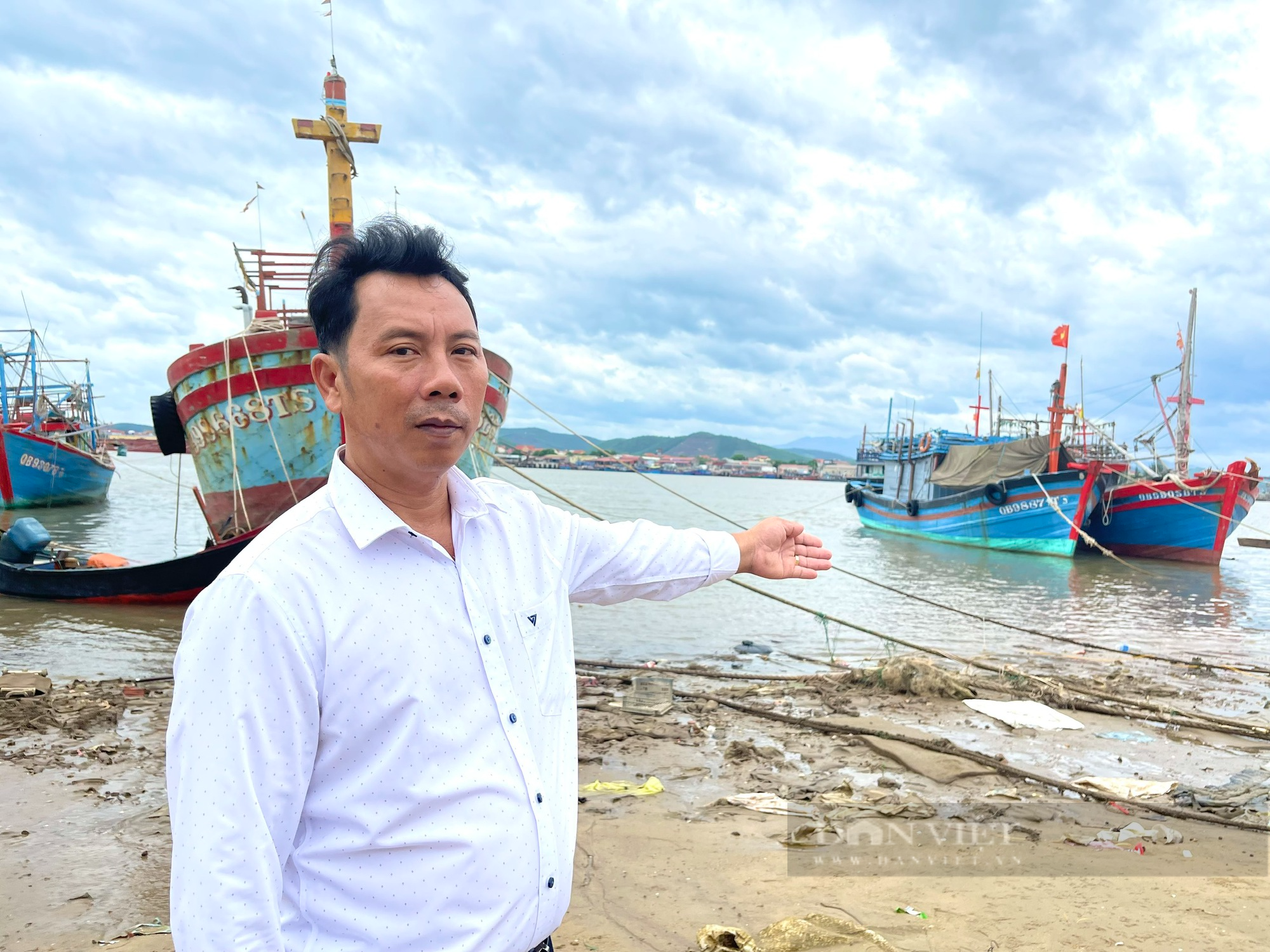 Môt ngư dân Quảng Bình sắm tàu săn cá ngừ, cá nục thu tiền tỷ mỗi chuyến là Nông dân Việt Nam xuất sắc 2023 - Ảnh 2.