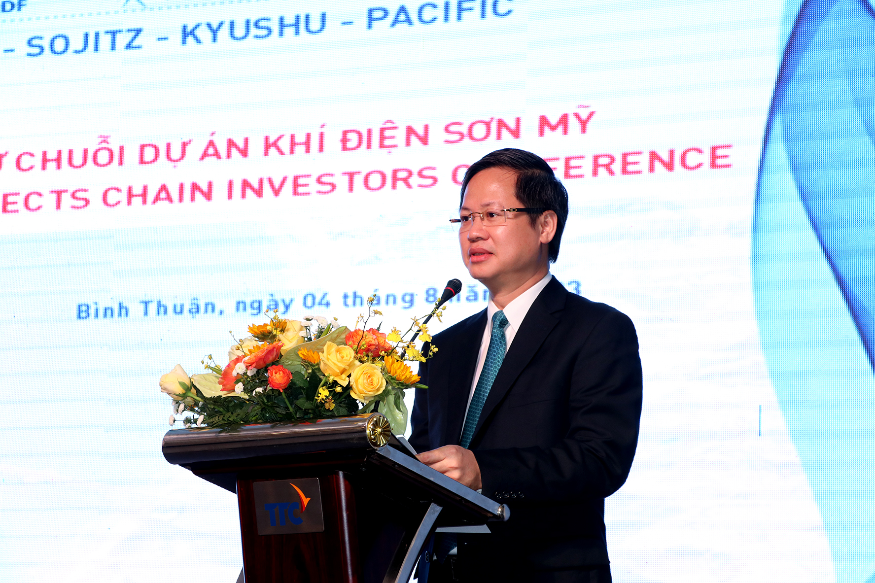 Nhiều nhà đầu tư lớn từ các nước Mỹ, Pháp, Nhật Bản đến Bình Thuận đầu tư chuỗi dự án khí - điện Sơn Mỹ - Ảnh 4.