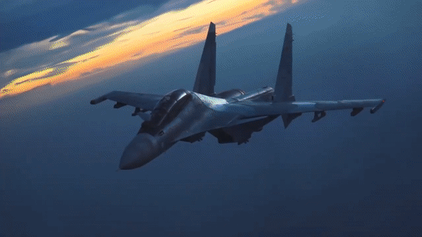 Tiêm kích Su-30SM Nga chặn UAV MQ-9 Mỹ trên Biển Đen - Ảnh 15.