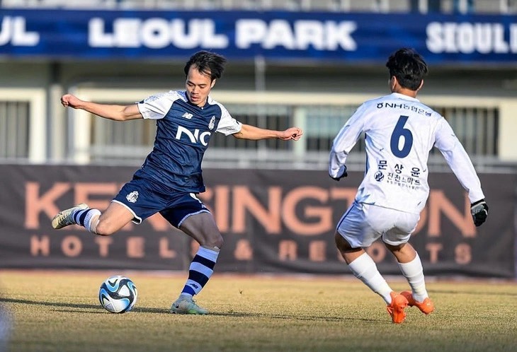Văn Toàn rời Hàn Quốc về Nam Định FC - Ảnh 1.