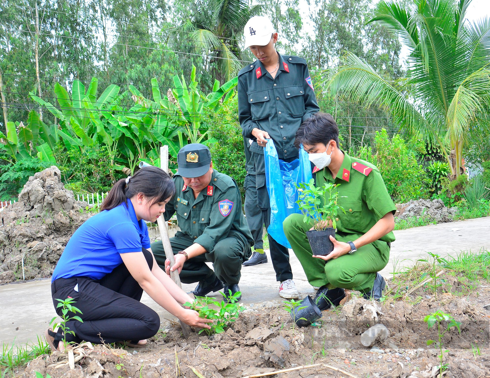 Kiên Giang: Quân - dân đồng lòng xây dựng nông thôn mới xã Ngọc Thuận - Ảnh 2.