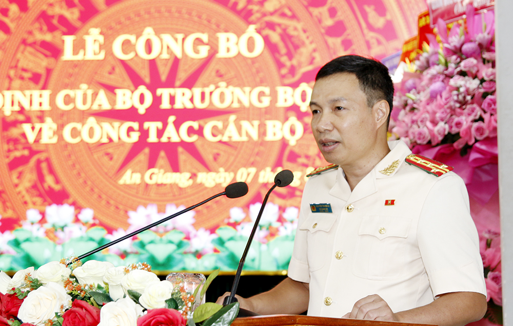 Phó Giám đốc Công an tỉnh Hà Nam được điều động  giữ chức vụ Phó Giám đốc Công an tỉnh An Giang - Ảnh 3.