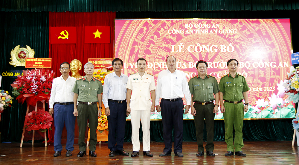 Phó Giám đốc Công an tỉnh Hà Nam được điều động  giữ chức vụ Phó Giám đốc Công an tỉnh An Giang - Ảnh 5.