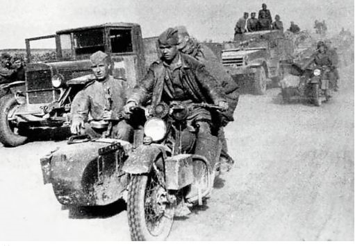 Hồng quân Liên Xô từng “cưỡi” Harley-Davidson chiến đấu chống phát xít Đức - Ảnh 2.