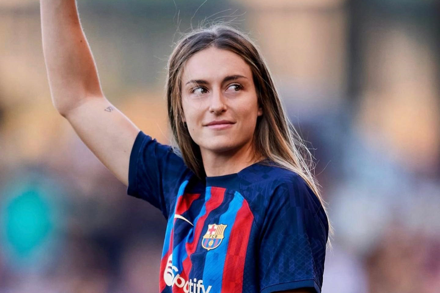 Ngắm nhan sắc nữ tiền vệ xinh đẹp và xuất sắc nhất của ĐT Tây Ban Nha - Ảnh 11.
