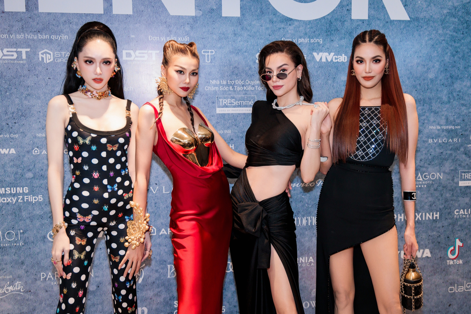Hồ Ngọc Hà, Thanh Hằng, Hương Giang và Lan Khuê hóa nữ thần trong buổi ra mắt cuộc thi người mẫu - Ảnh 1.