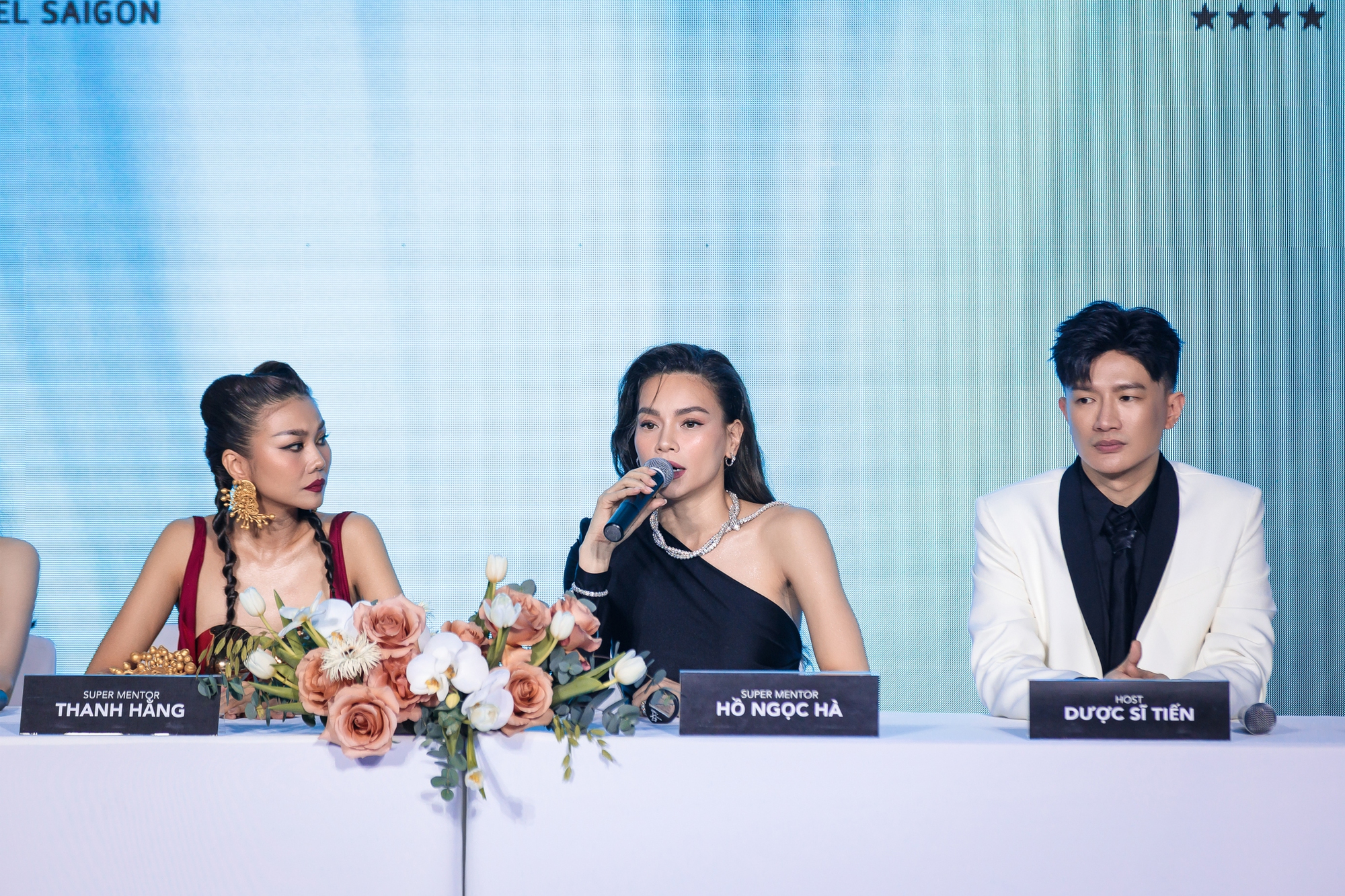 Hồ Ngọc Hà, Thanh Hằng, Hương Giang và Lan Khuê hóa nữ thần trong buổi ra mắt cuộc thi người mẫu - Ảnh 2.