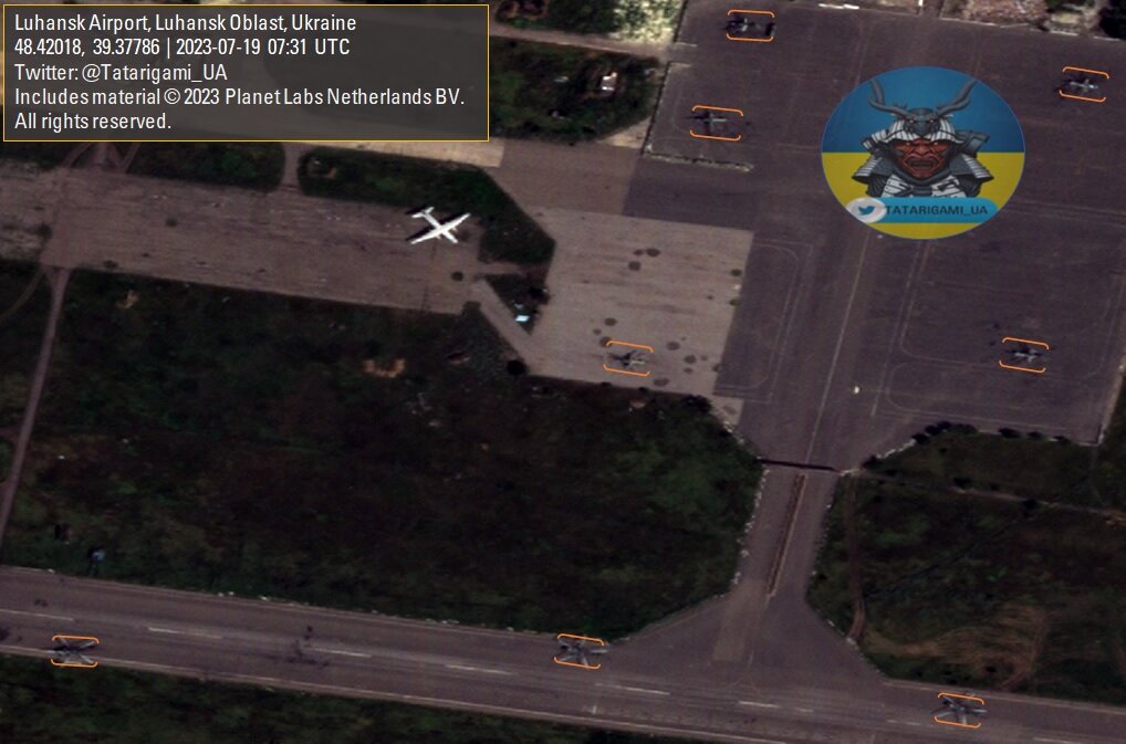 Ảnh vệ tinh tiết lộ bí mật Nga không muốn thế giới biết tại sân bay bỏ hoang này - Ảnh 2.
