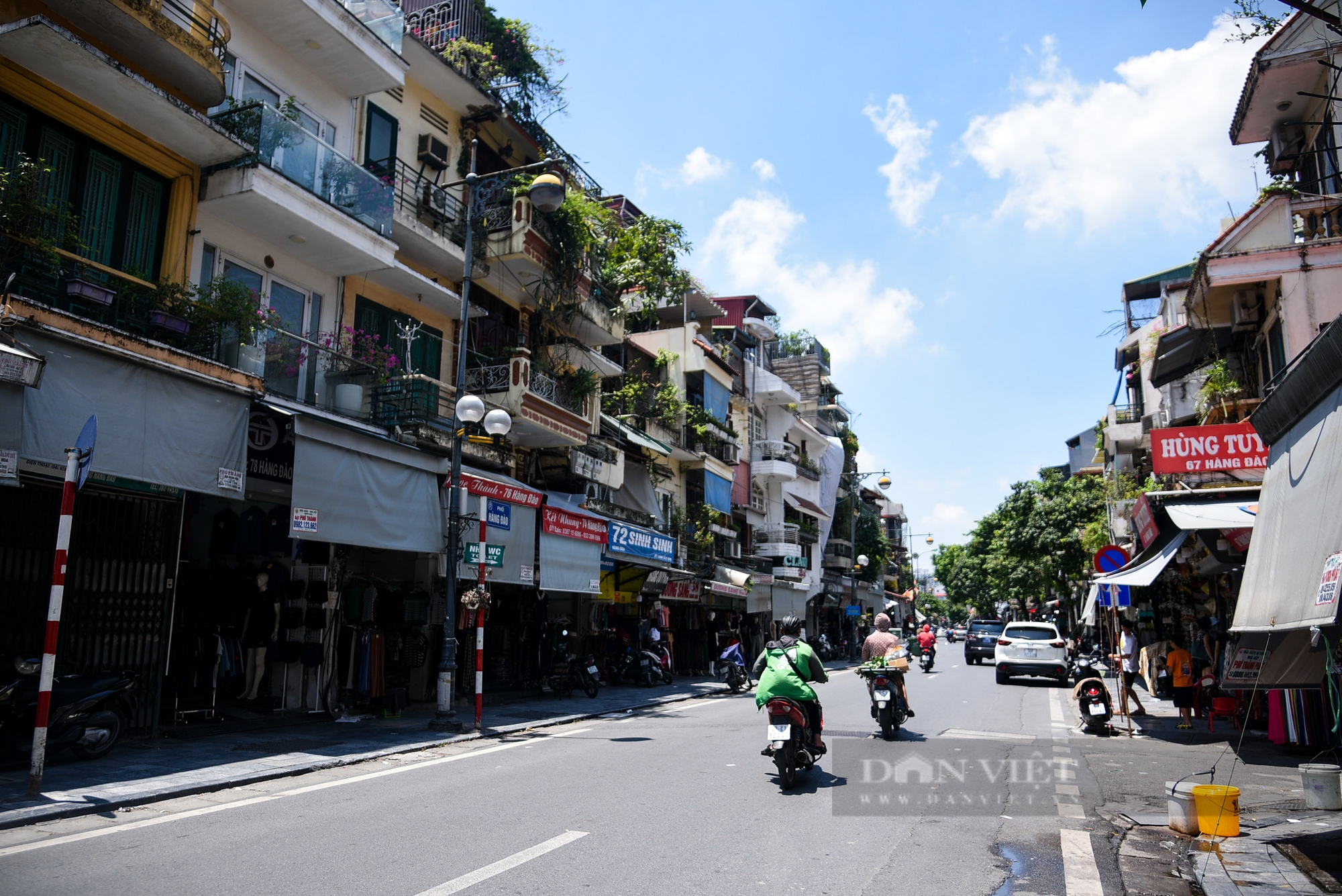 Hiện trạng vỉa hè ở Hà Nội sau 5 tháng ra quân chiến dịch giành lại  - Ảnh 4.