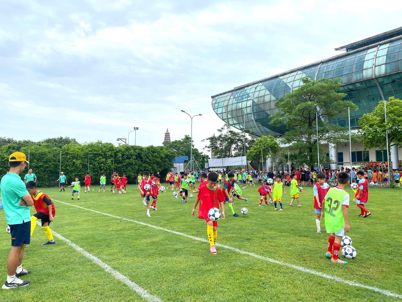 Bóng đá trẻ Nam Định đang được đầu tư và nâng cao chất lượng chuyên môn - Ảnh 2.