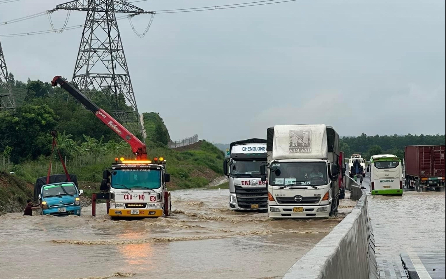 Cao tốc Phan Thiết - Dầu Giây ngập nước: Bộ GTVT nói lỗi không cố ý