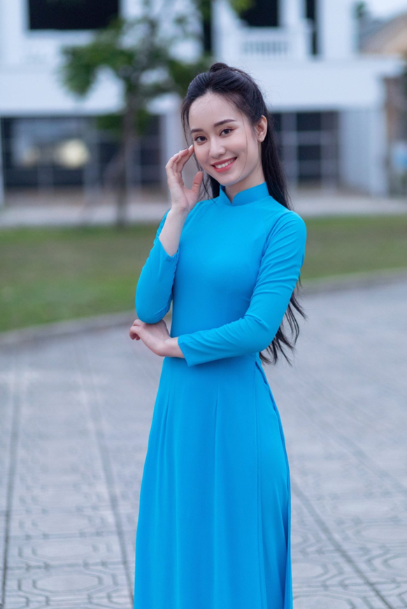 Nhà thiết kế Nhung Cao: Người “phù thuỷ” thổi hồn cho tà áo dài Việt - Ảnh 4.
