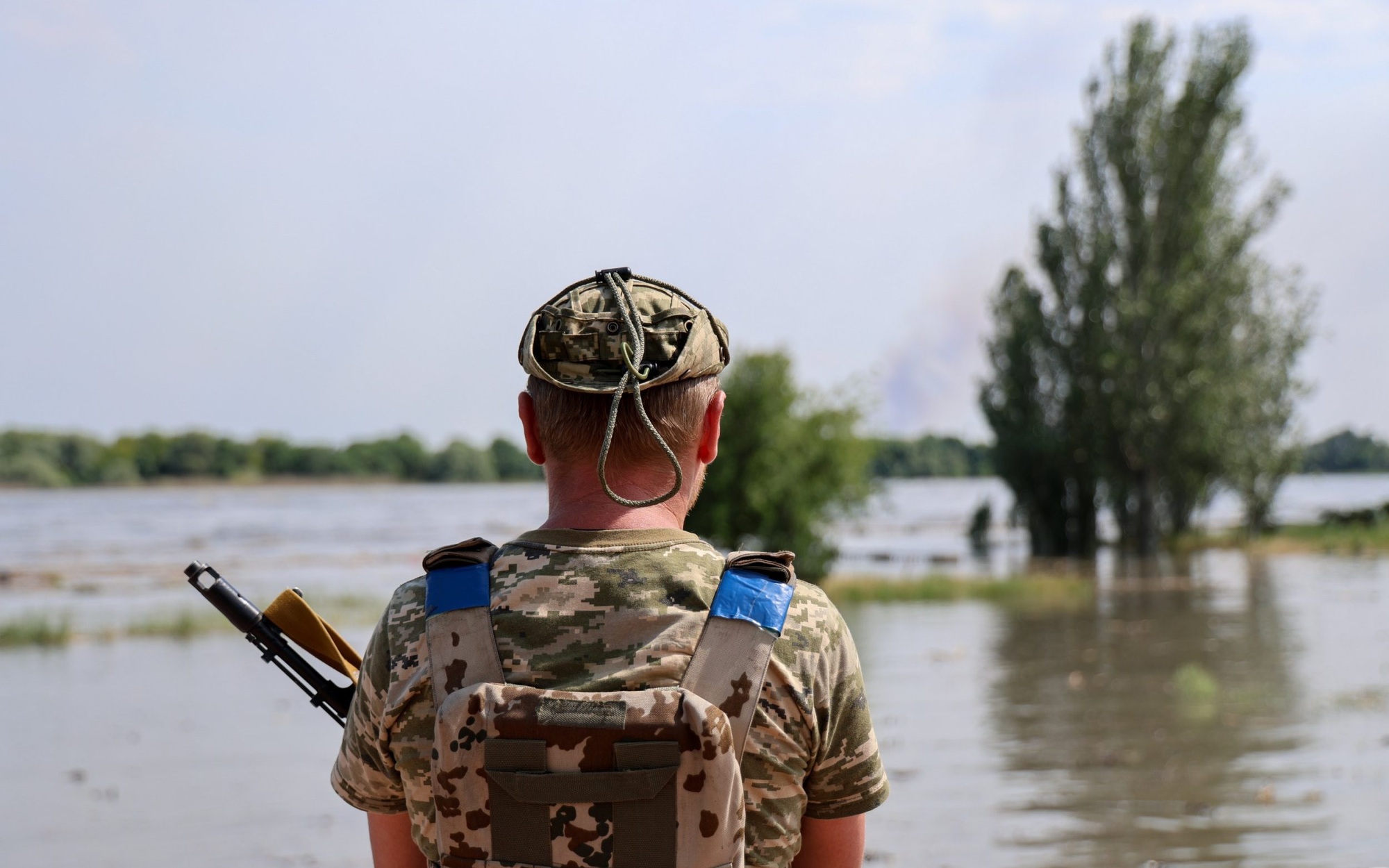 Hàng chục biệt kích Ukraine vượt sông Dnipro, táo bạo đột kích vào 'pháo đài' của Nga ở Kherson - Ảnh 1.