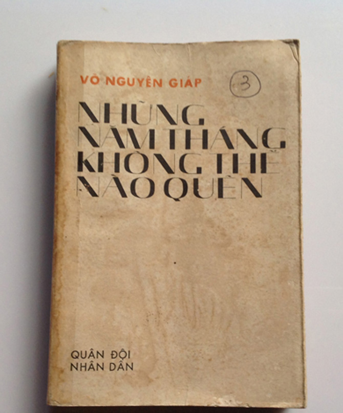 Điểm lại 7 cuốn sách viết về thời khắc lịch sử thiêng liêng ngày 2/9/1945 - Ảnh 2.