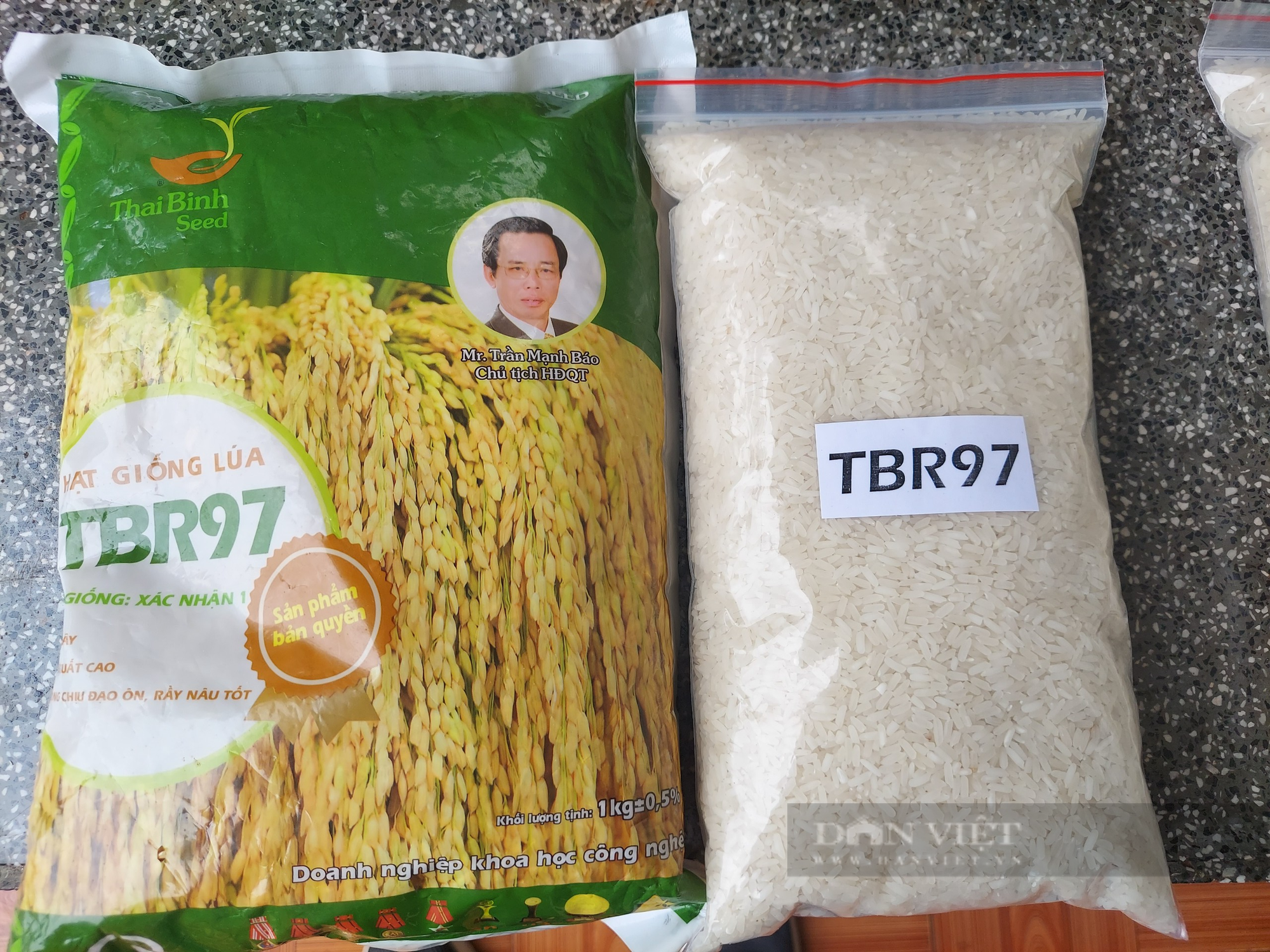 Bà con DTTS ở Gia Lai thích thú với giống lúa TBR97 - Ảnh 3.