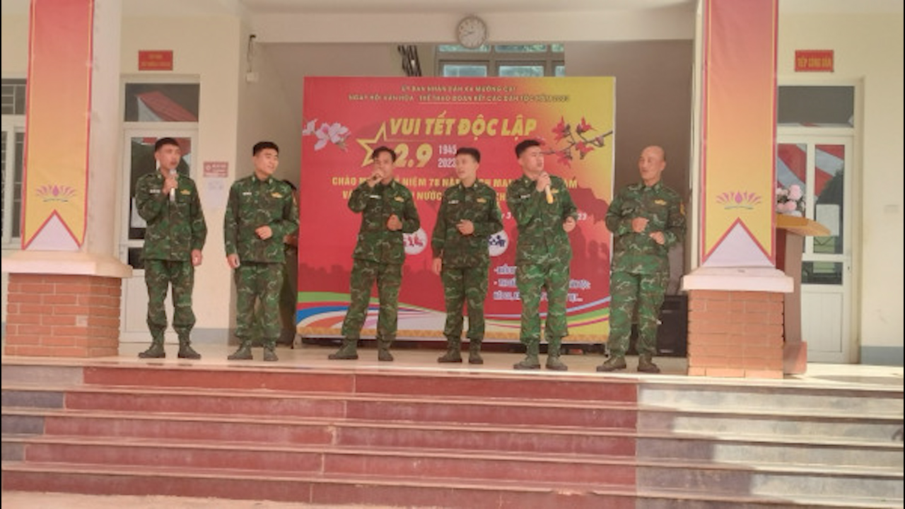 Đồng bào các dân tộc biên giới Sơn La háo hức đón Tết độc lập - Ảnh 4.