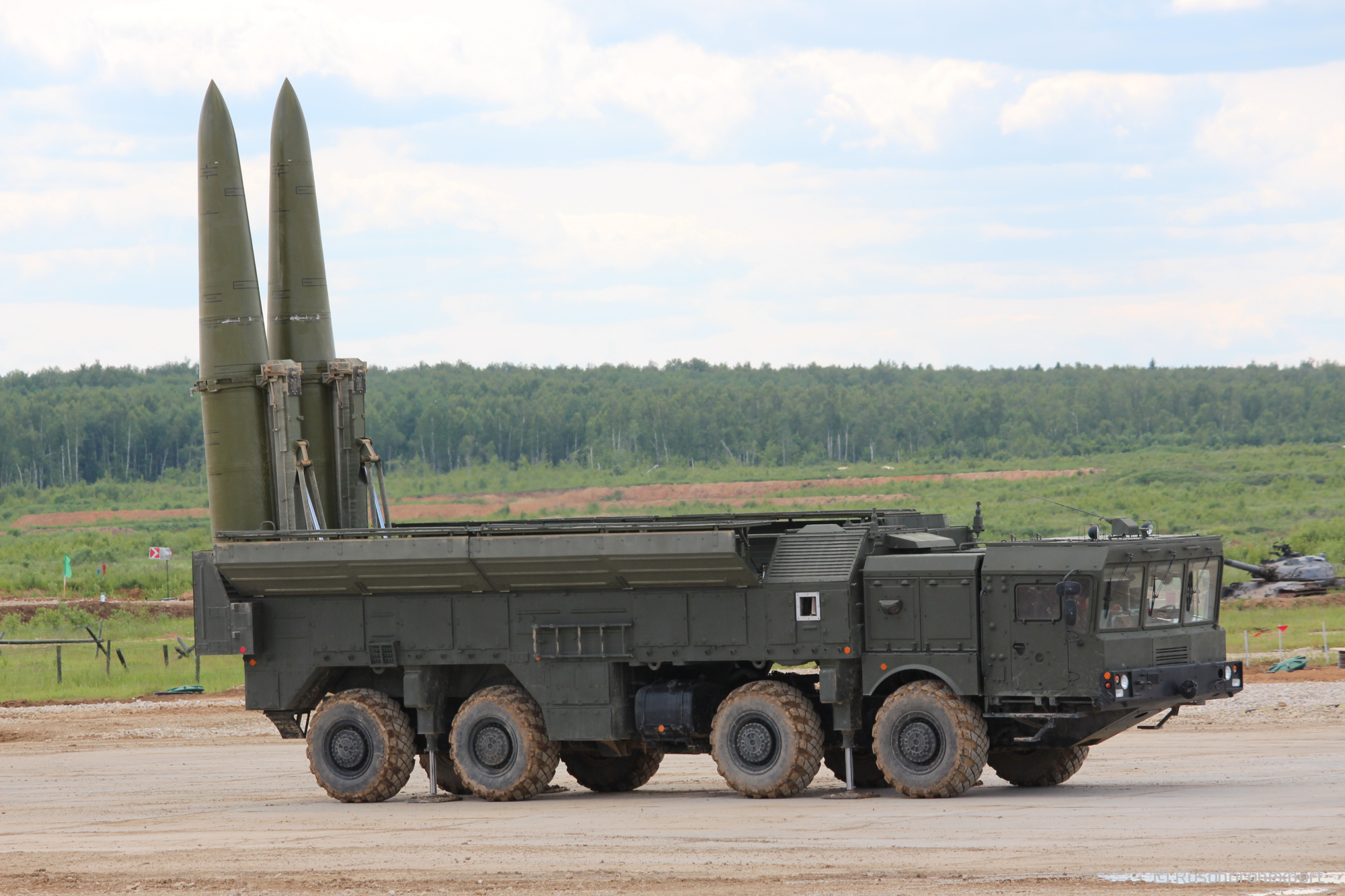 Nga triển khai 46 bệ phóng tên lửa Iskander tới biên giới Ukraine - Ảnh 1.